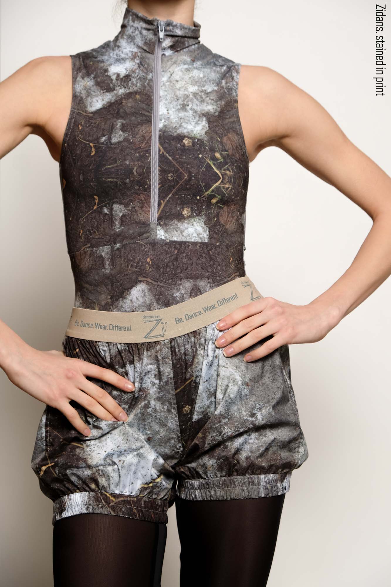 Zidans Zip leotard, stained in print | mud | Maison de 9uatre